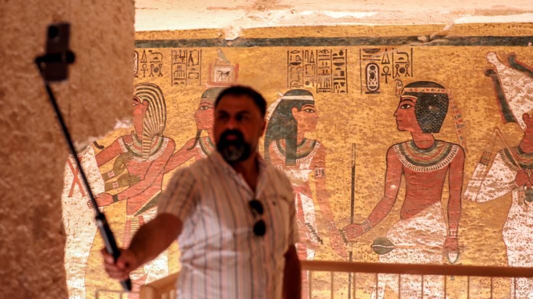 Firavun Tutankamon'un mezarına ziyaretçi akını 2